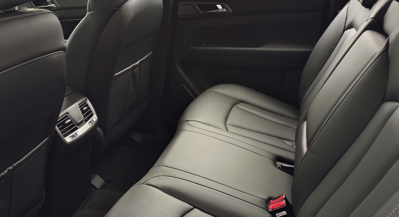 MUSSO GRAND PREMIUM 4X4 AT ACM demo