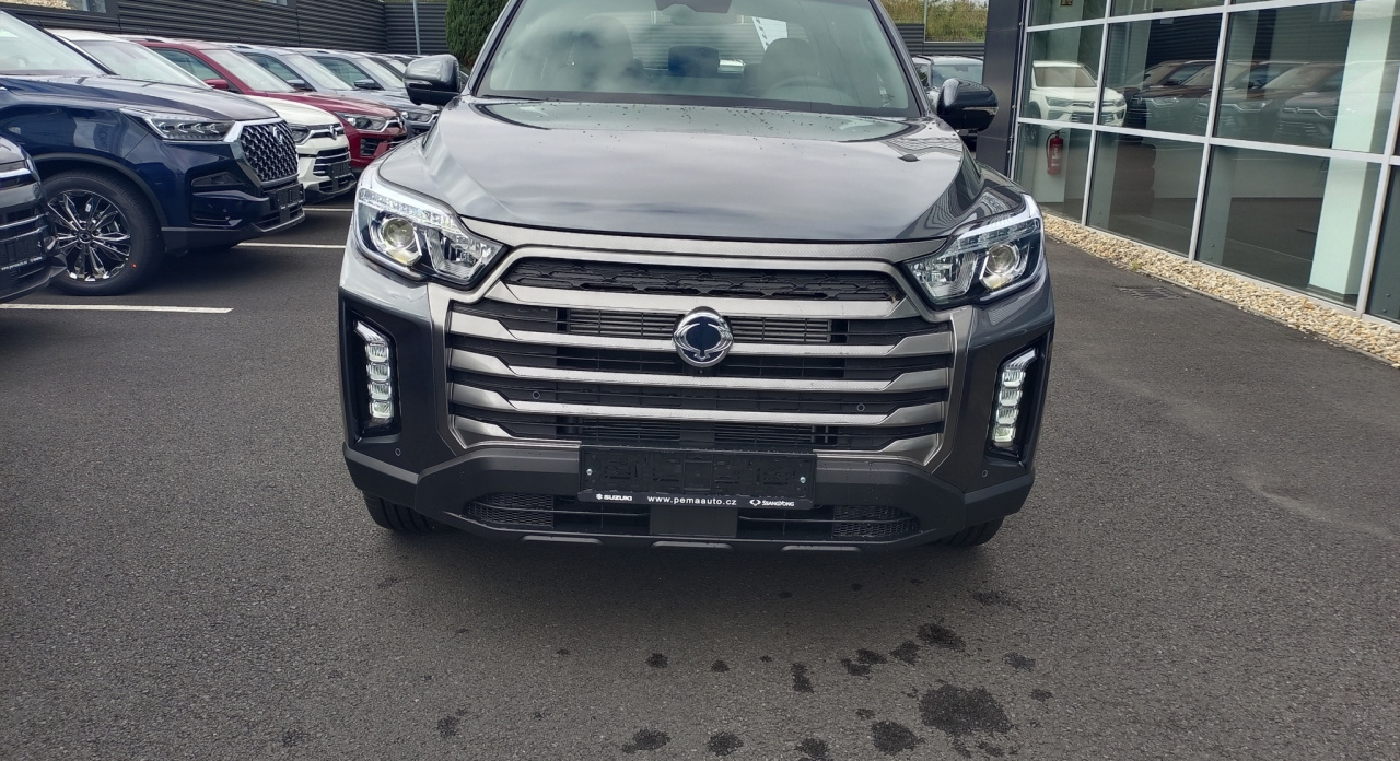 MUSSO GRAND PREMIUM 4X4 AT ACM demo