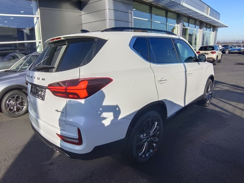 Rexton PREMIUM+ 4x4 AT WAA (BL) BLACK PACKET