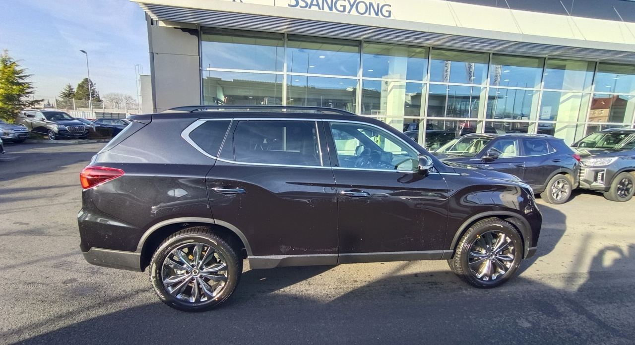 Rexton PREMIUM+ 4x4 AT LAK (BL) BLACK PACKET