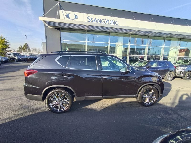 Rexton PREMIUM+ 4x4 AT LAK (BL) BLACK PACKET