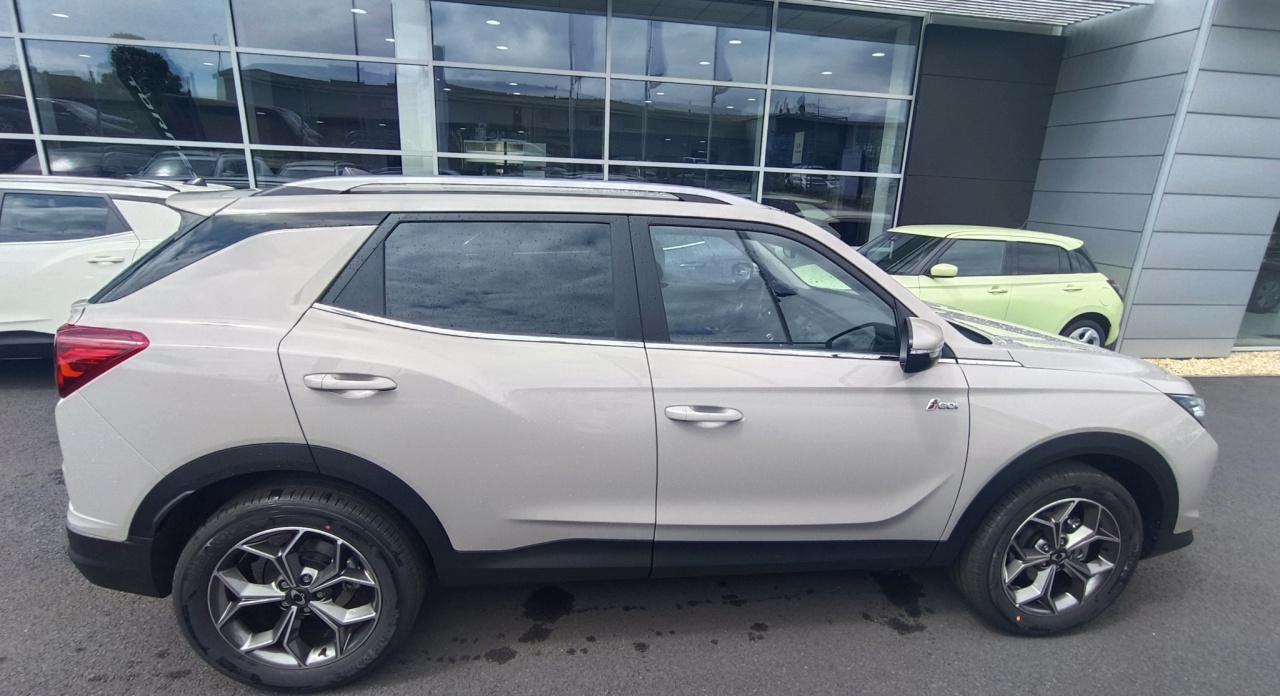 Korando Style+ M6 EBL (BL)