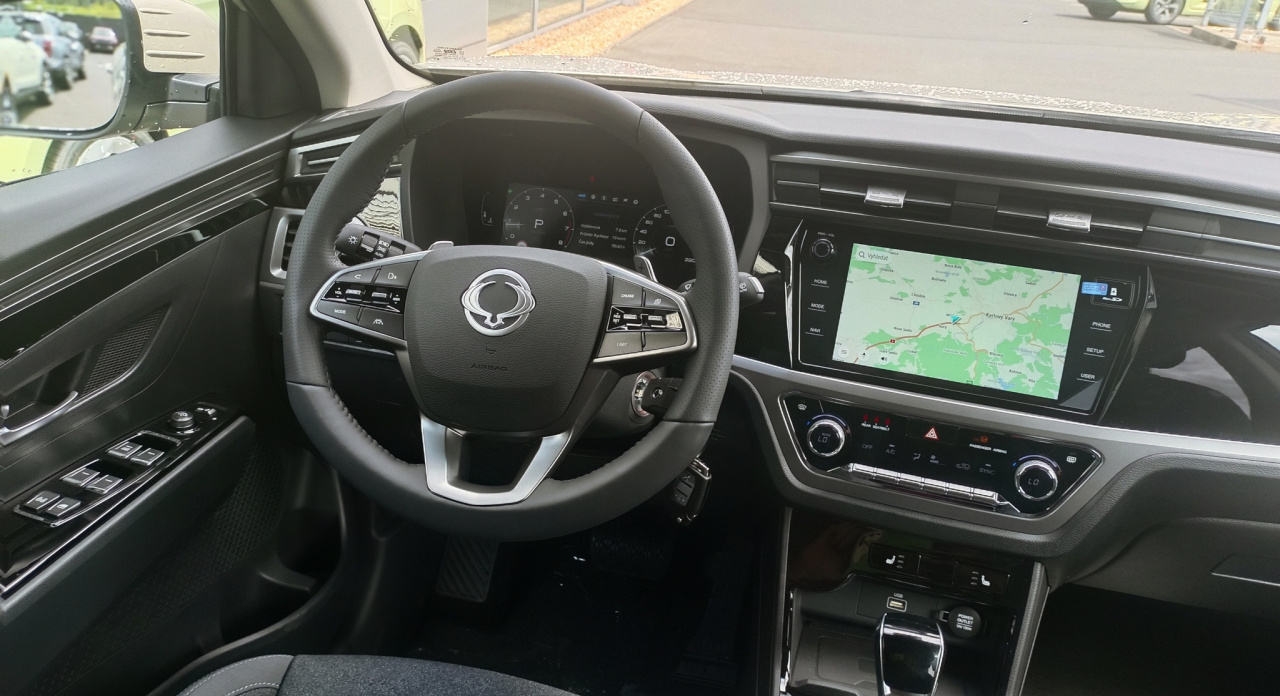 Korando Style+ AT EBL (BL)