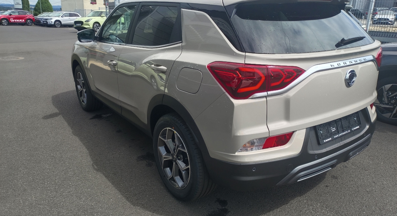 Korando Style+ AT EBL (BL)