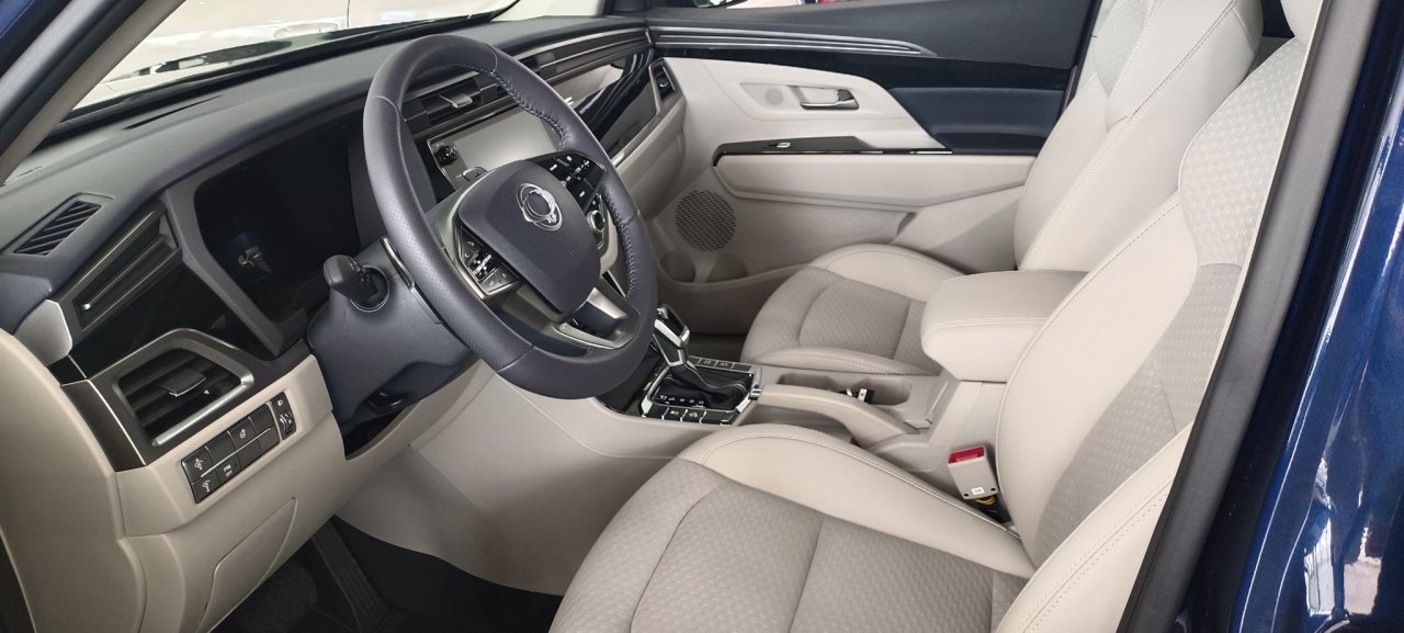 KORANDO ELEGANT FWD A6 BAS/GR