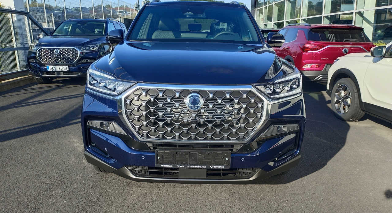 Rexton PREMIUM+ 4x4 AT BAU (BL) DEMO