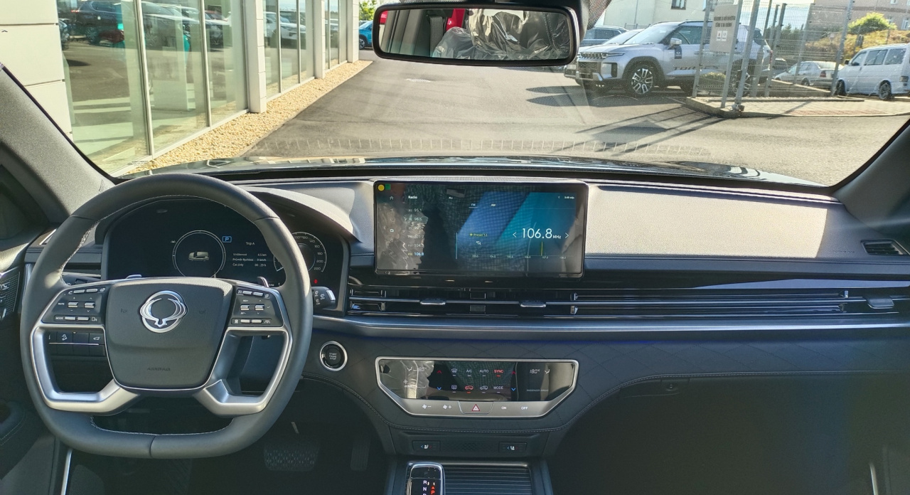 Rexton PREMIUM+ 4x4 AT BAU (BL) DEMO